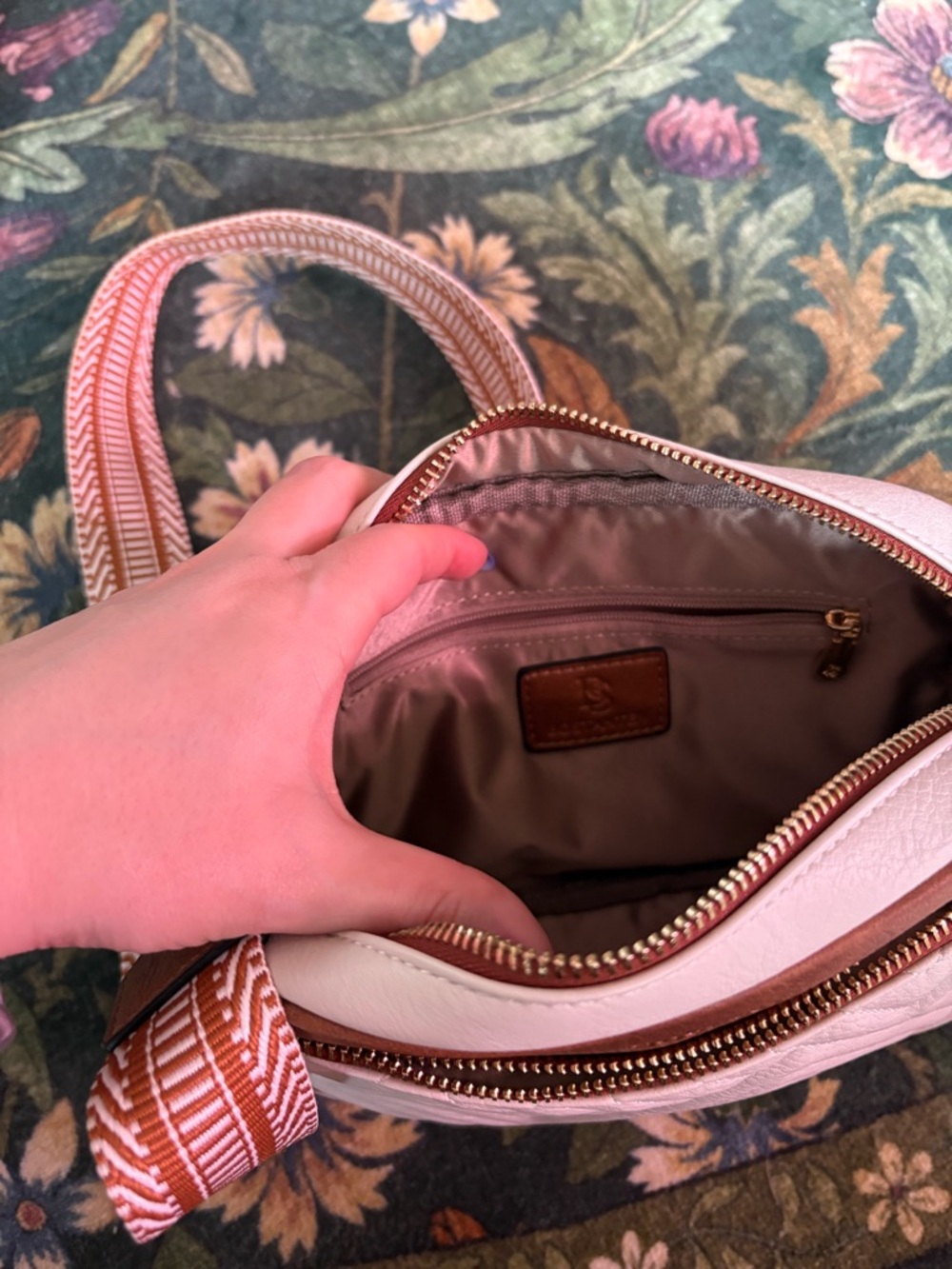 Bostanten White & Brown Quilted Crossbody Bag with Patterned Strap - Picture 8 of 9